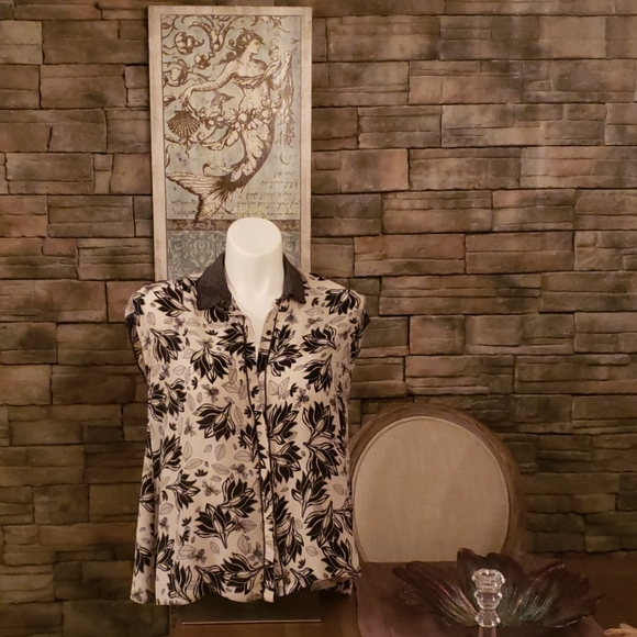 Anthropologie Tops - Anthro Postmark Queen Bee Sleeveless Blouse